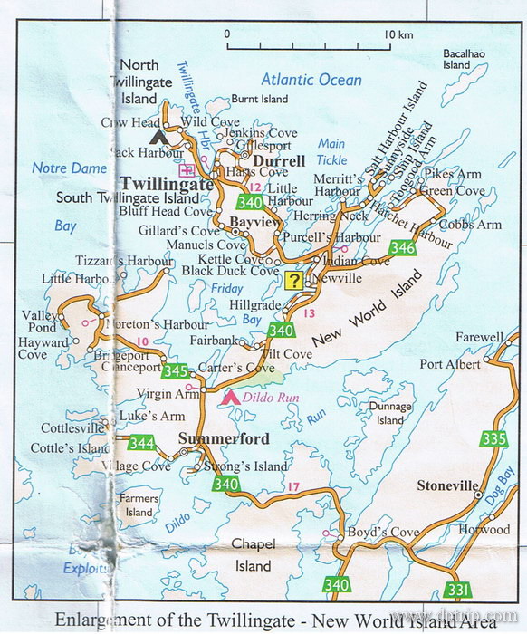 02_Twillingate000 去Twilingate, 穿过一岛又一岛,公路一直通到岛的顶端.我们第一晚的营地就定在这里.到达时,天已黑.转了好几圈,就是找不到营地.好不容易见到一民居透着灯光,派Stony敲门询问,村民居然惊惶失措.想必是疑为海盗登陆了.最后,营地主人出来领路, 大笑 - 我们在营地门口问路.