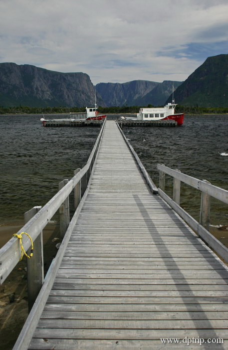 13_WesternBrookPond005 Boat Tour - 每天船次不是很多,注意开船时间. 需hiking Western Brook Pond Trail至乘船处. 
除Western Brook Pond Tour, 还有Trout River Pond Tour (Tablelands南面)