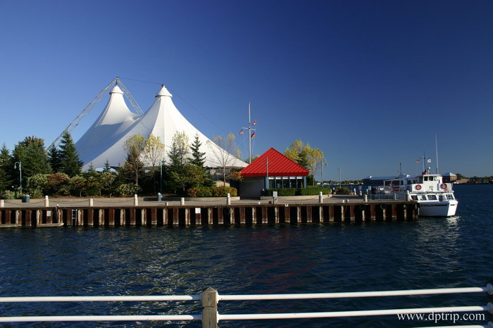 2005_NorthOntario038 Roberta Bondar Pavilion, Roberta Bondar Park, Sault Ste. Marie - 当地很多活动都在此举办. 以第一位进入太空的女宇航员Dr. Roberta Bondar命名.